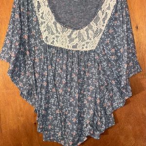 Decree ruffled sleeves, short sleeve top